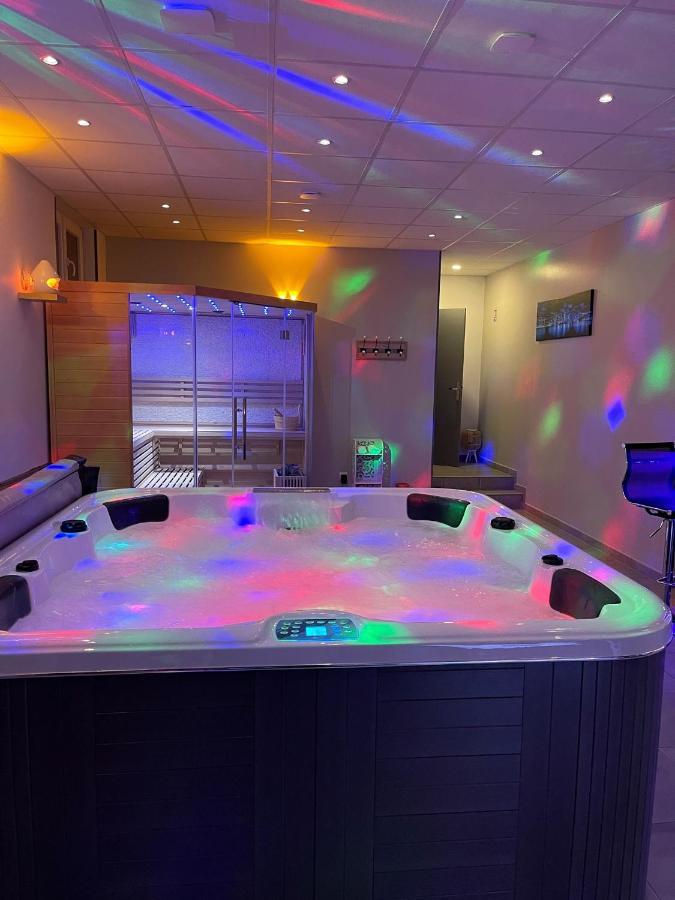 Loft Privatif Avec Jacuzzi Et Sauna Сен-Дизье Экстерьер фото